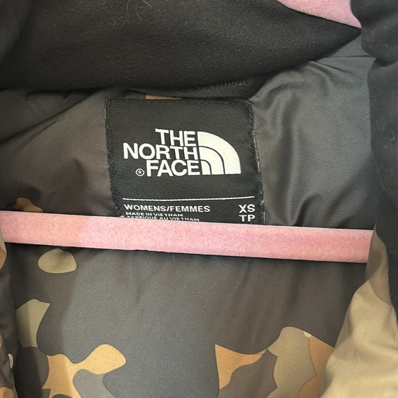 North Face Parka size xs worn a handful of times. - Picture 4 of 6